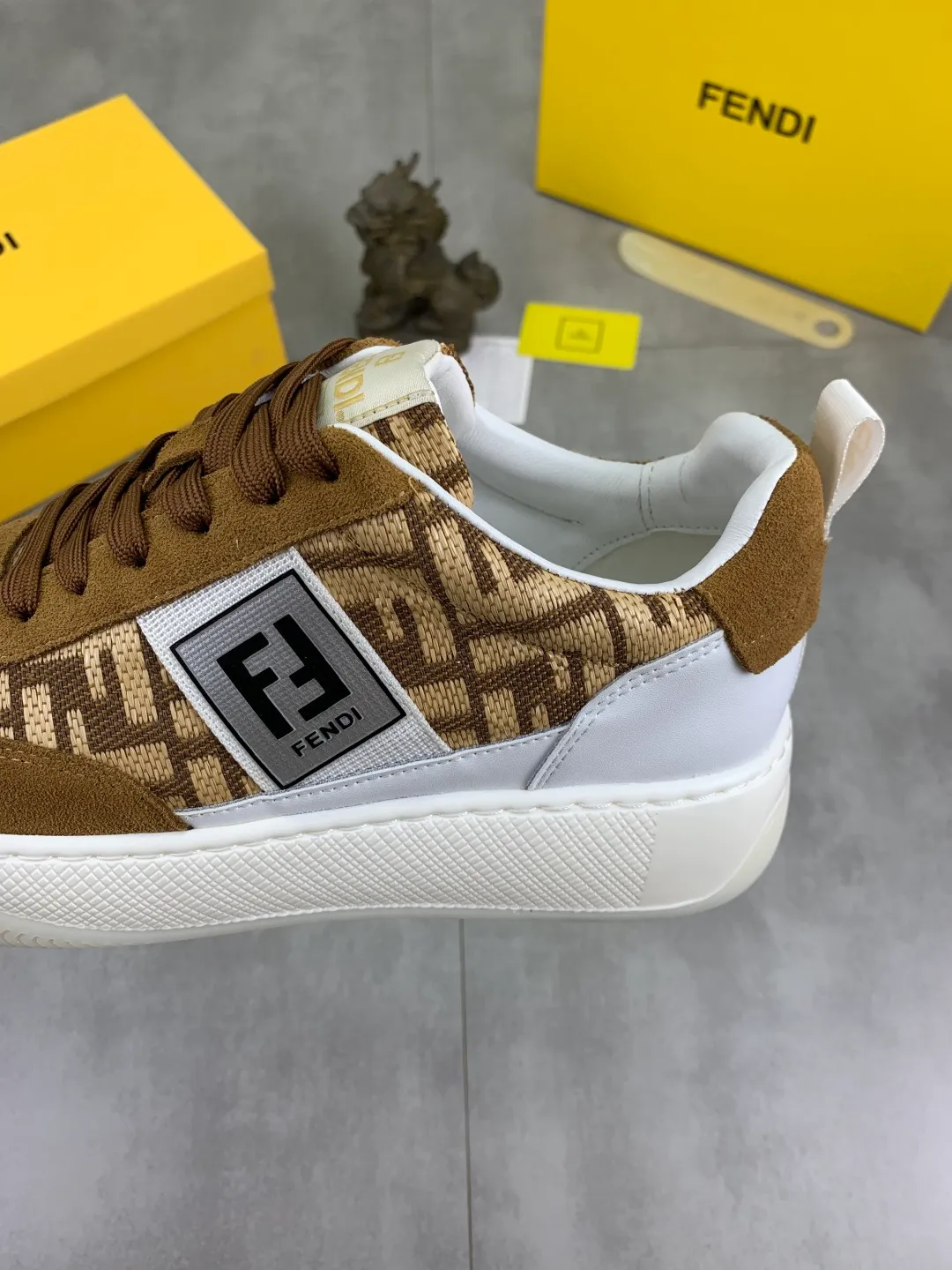 ​Men's shoes 💰P420💰[New style] Little Monster 🆘 New FENDI (Fendi) New style 🕶️🕶️Simple routing effect, showing an elegant and cool driving shoe 🎬Using imported calfskin + first-layer pigskin lining🐂Excellent material🎬Detailed workmanship 🤗Comfortable foot feel➰➰. ​Pair it with any outfit to show your taste and temperament, low-key luxury ♻️Design ​simple and elegant ​noble and fashionable 🍃​Very loved and favored by trendy men 💓❤️size: 38-44 (45 customized) 3️⃣colors available